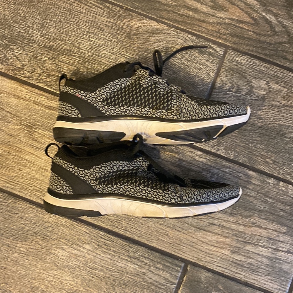 Vionic shoe - Picture 5 of 6